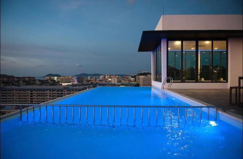 Sky Suite Top Floor With Rooftop Pool & Gym Kota Kinabalu Kültér fotó